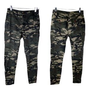 FOREVER 21~Womens Cargo Camo Pants. 27